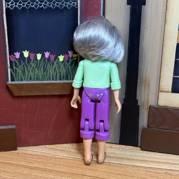 Vintage 2000 Fisher-Price Loving Family Woman Mom Granny Dollhouse Figure 5.5" - Picture 9 of 10